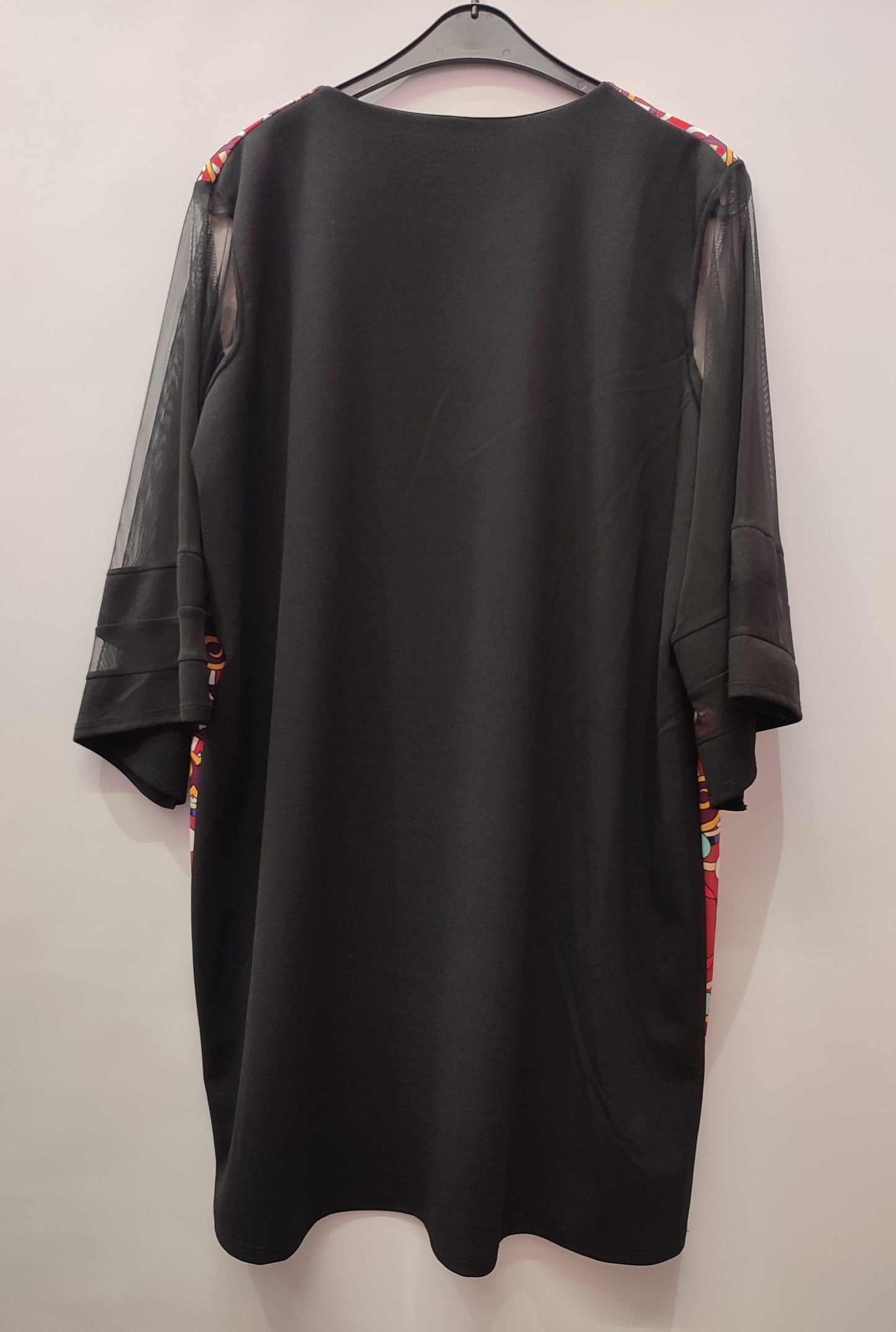 Vestito con maniche a campana