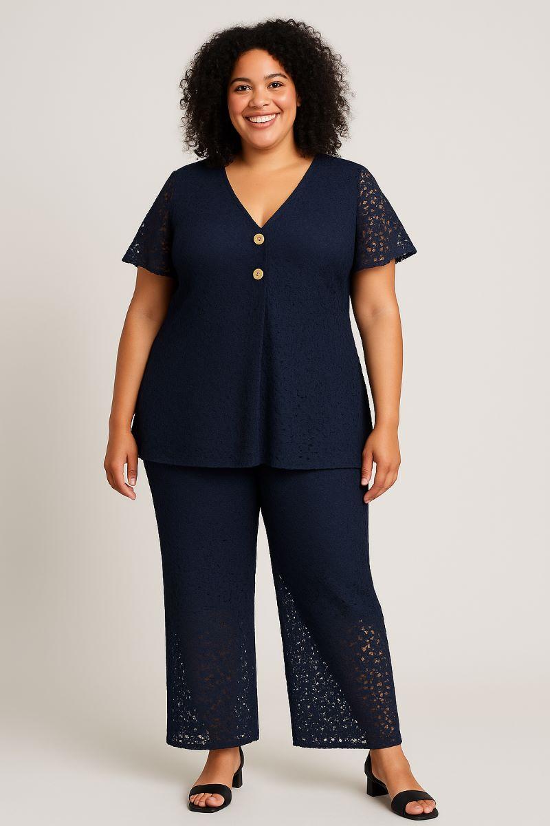 Pantaloni curvy in pizzo blu scuro - chic e comfort