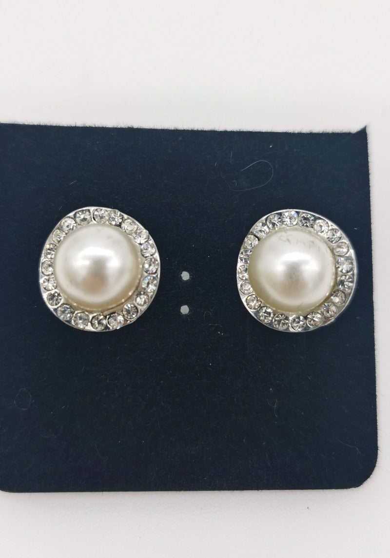 Orecchini di strass e perle