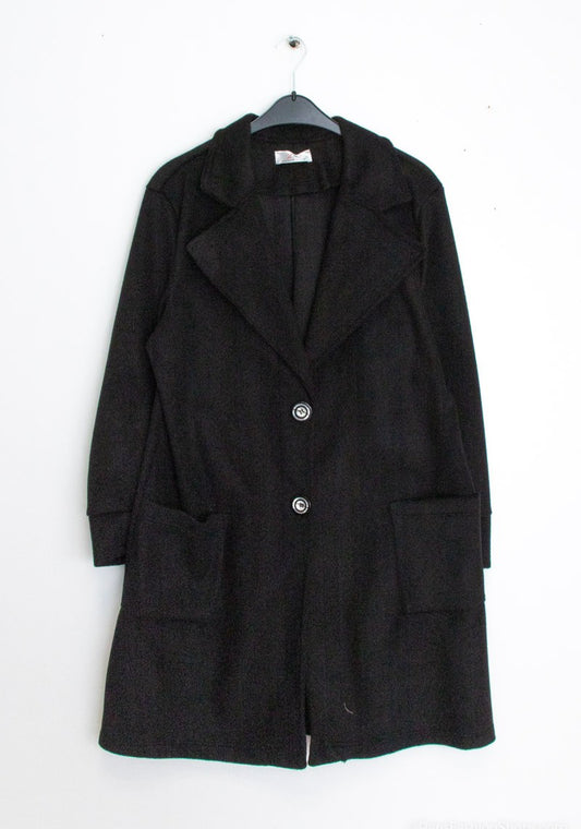 Cappotto con bottoni sul colletto revers