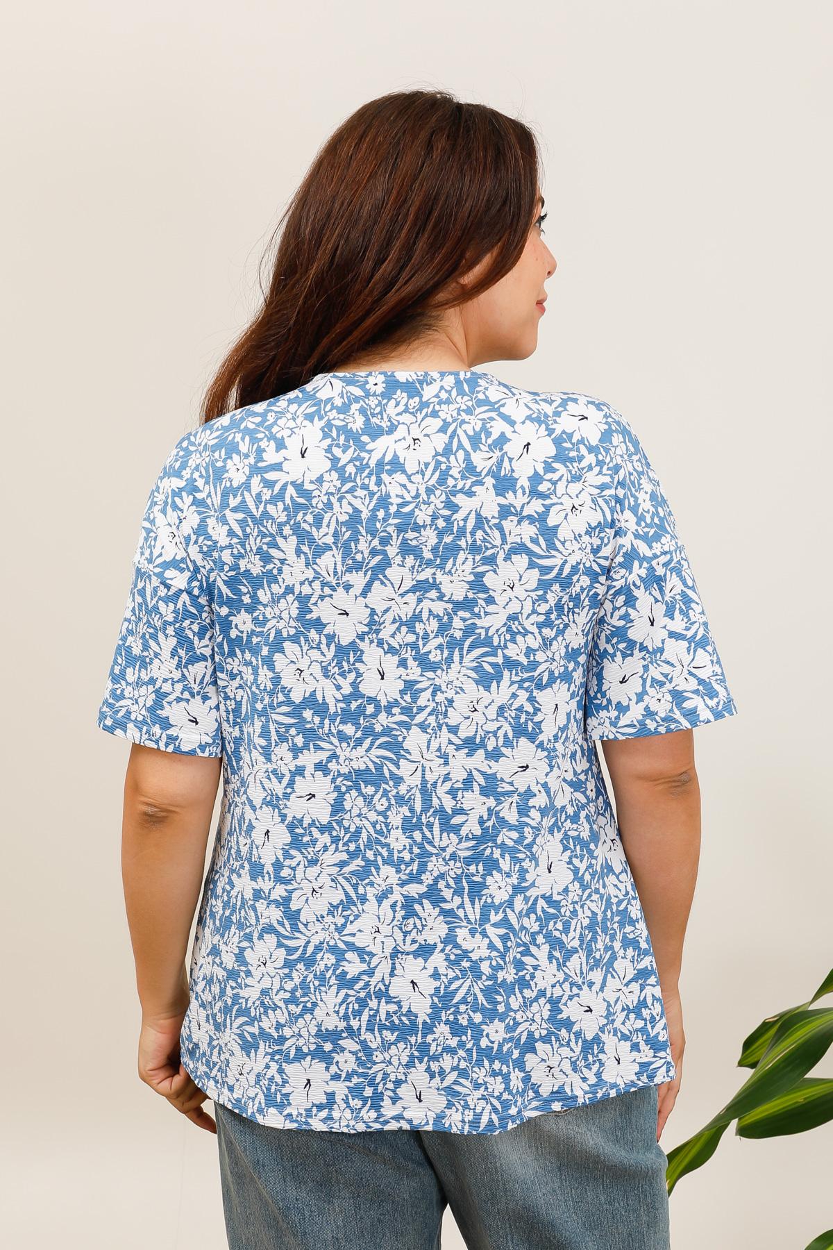 Maglia Curvy Floreale con Scollo a V e Bottoni Frontali
