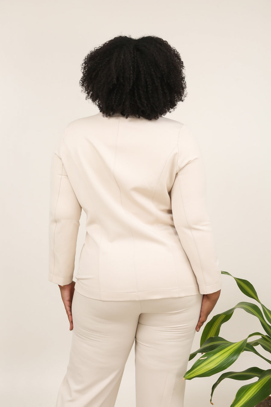 Giacca Tailleur Elegante a Due Bottoni – Versatile & Raffinata