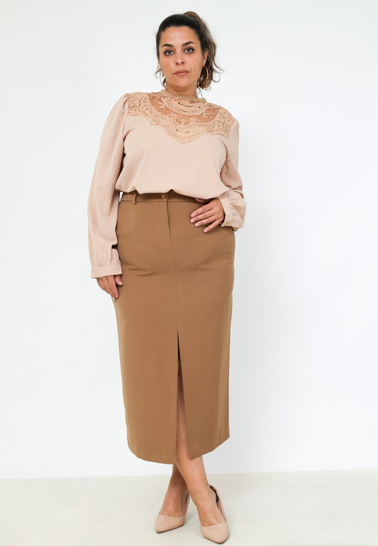 Camicetta con collo in pizzo