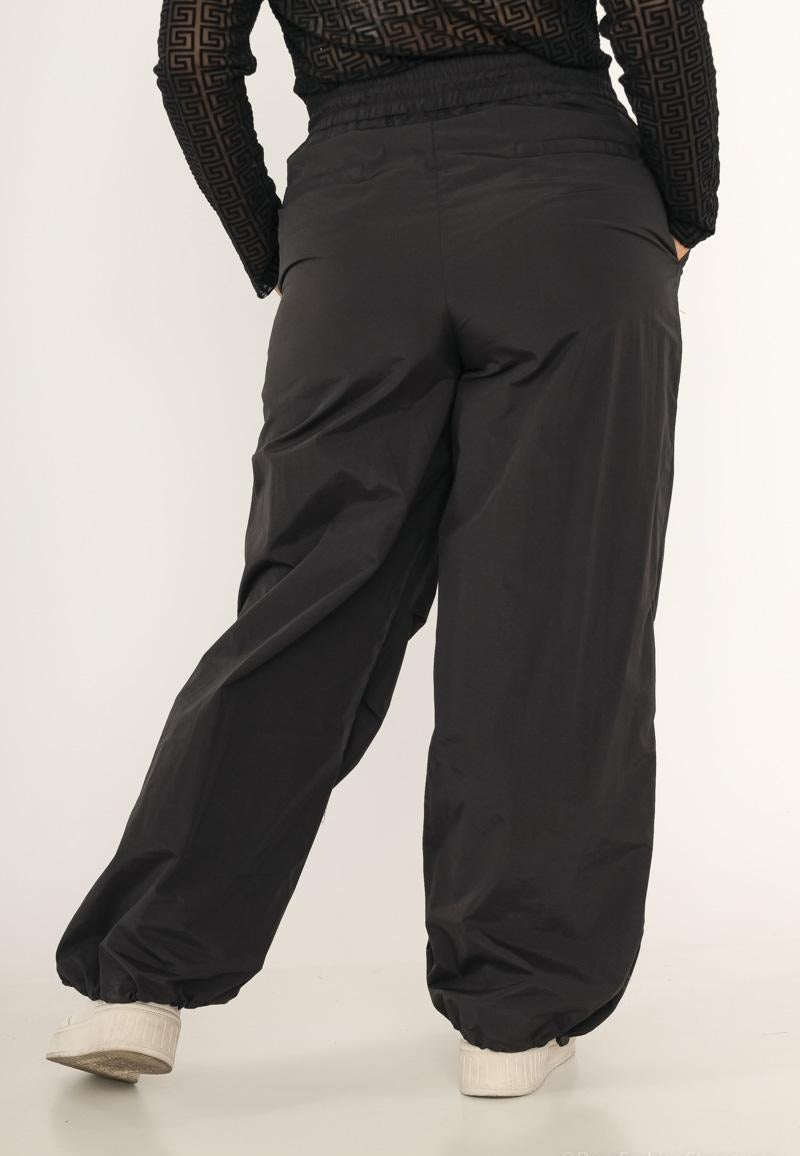 Pantaloni parachute con elastico in vita regolabile
