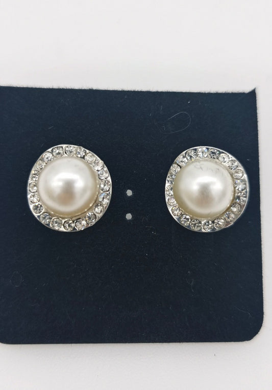 Orecchini di strass e perle