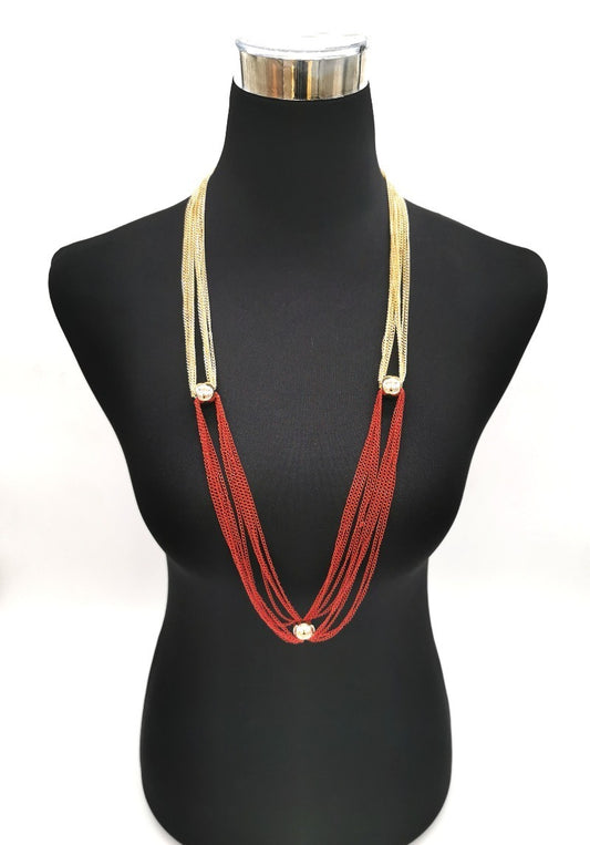 Collana lunga e fantasiosa