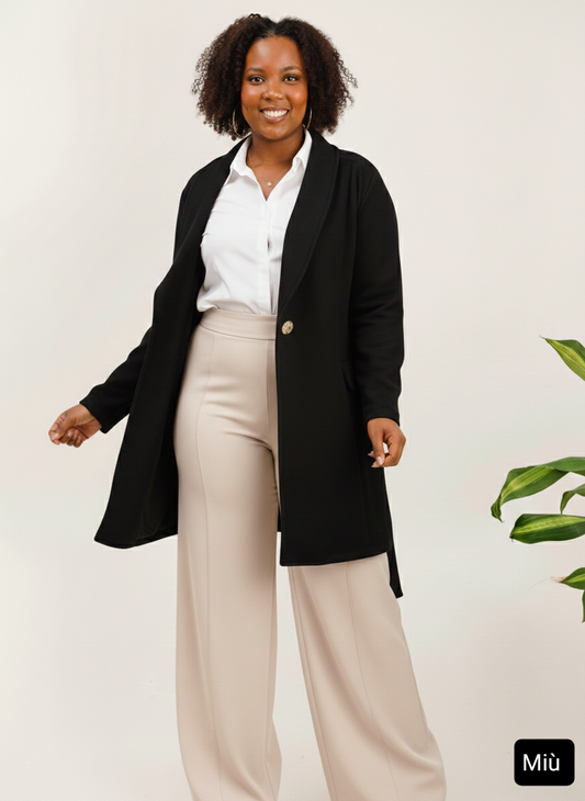 Cappotto Nero Elegante con Bottone Ora e Cintura